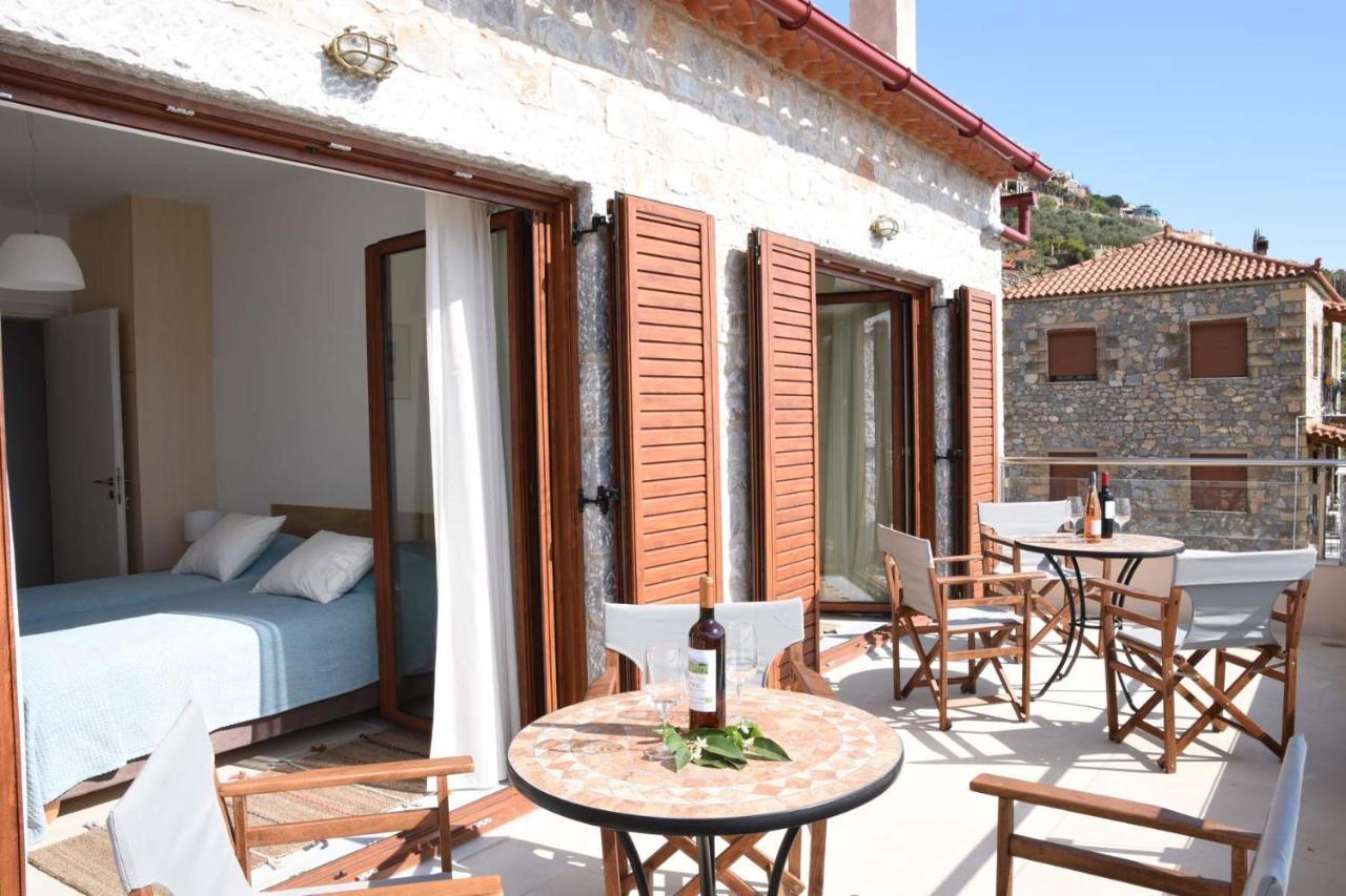 Villa Dafni - Infinite Sea Vistas With Private Pool 卡拉马塔 外观 照片