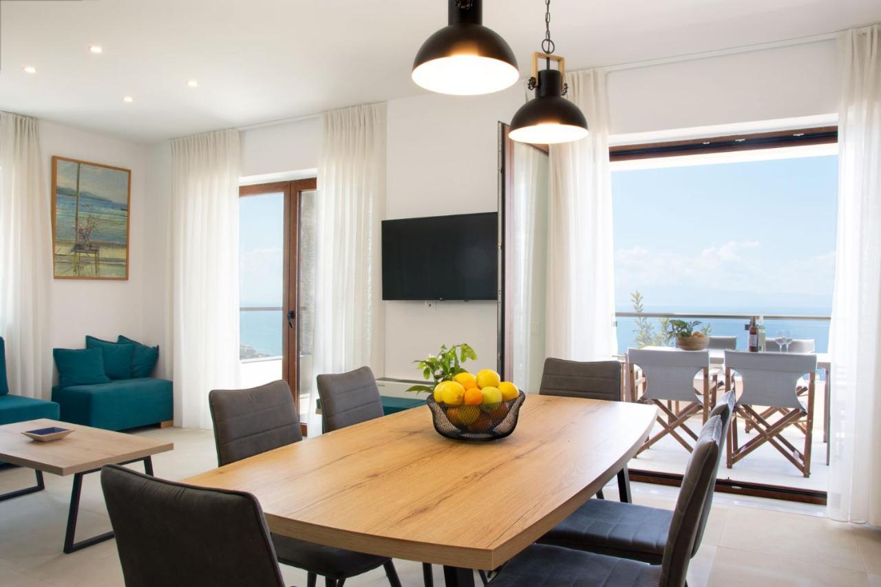Villa Dafni - Infinite Sea Vistas With Private Pool 卡拉马塔 外观 照片