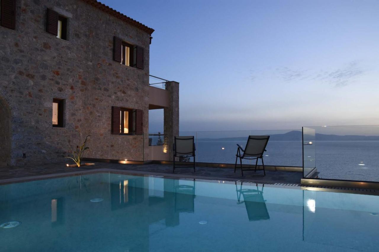 Villa Dafni - Infinite Sea Vistas With Private Pool 卡拉马塔 外观 照片