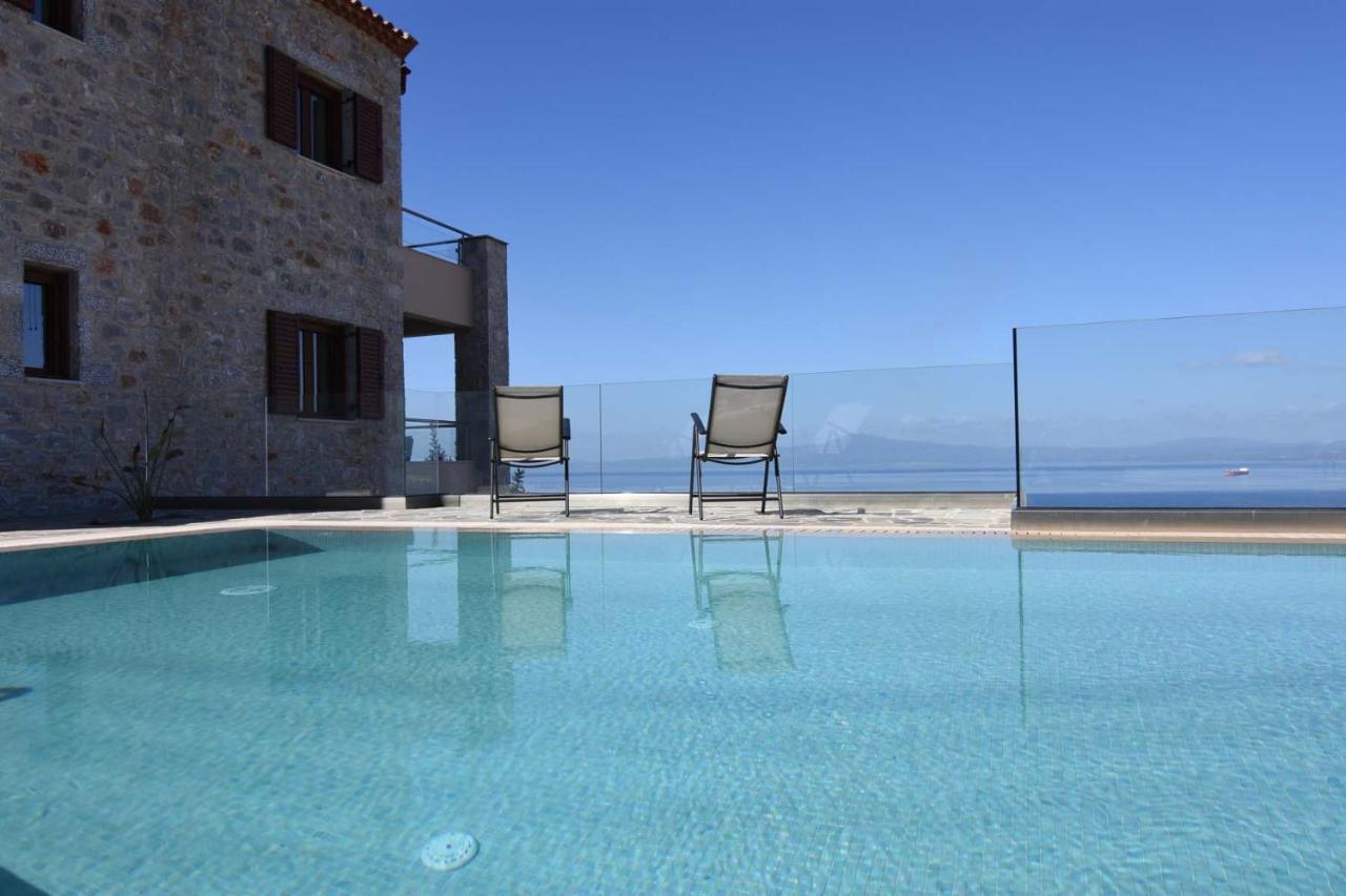 Villa Dafni - Infinite Sea Vistas With Private Pool 卡拉马塔 外观 照片