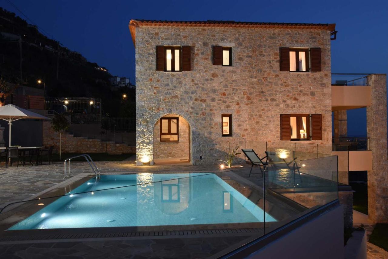 Villa Dafni - Infinite Sea Vistas With Private Pool 卡拉马塔 外观 照片