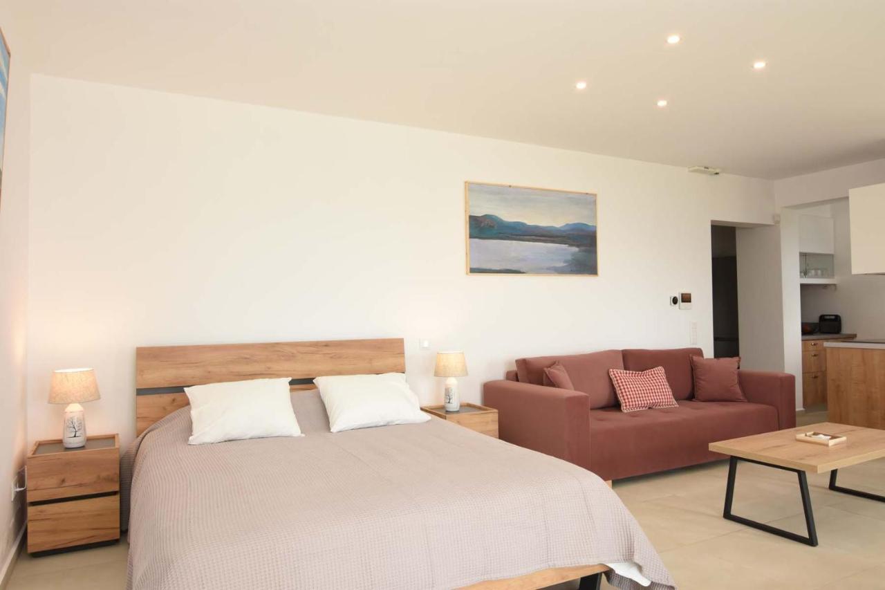 Villa Dafni - Infinite Sea Vistas With Private Pool 卡拉马塔 外观 照片