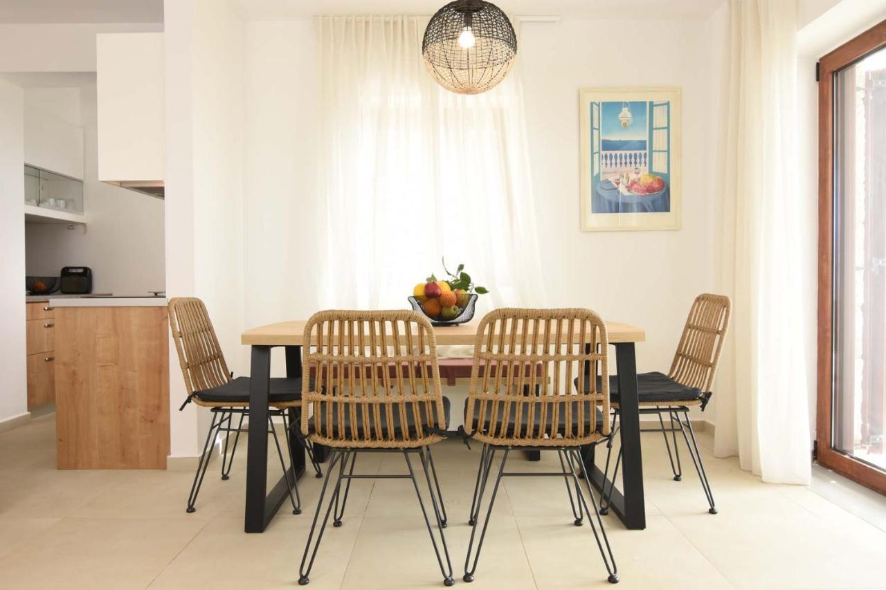 Villa Dafni - Infinite Sea Vistas With Private Pool 卡拉马塔 外观 照片