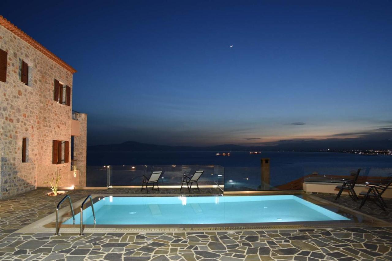 Villa Dafni - Infinite Sea Vistas With Private Pool 卡拉马塔 外观 照片