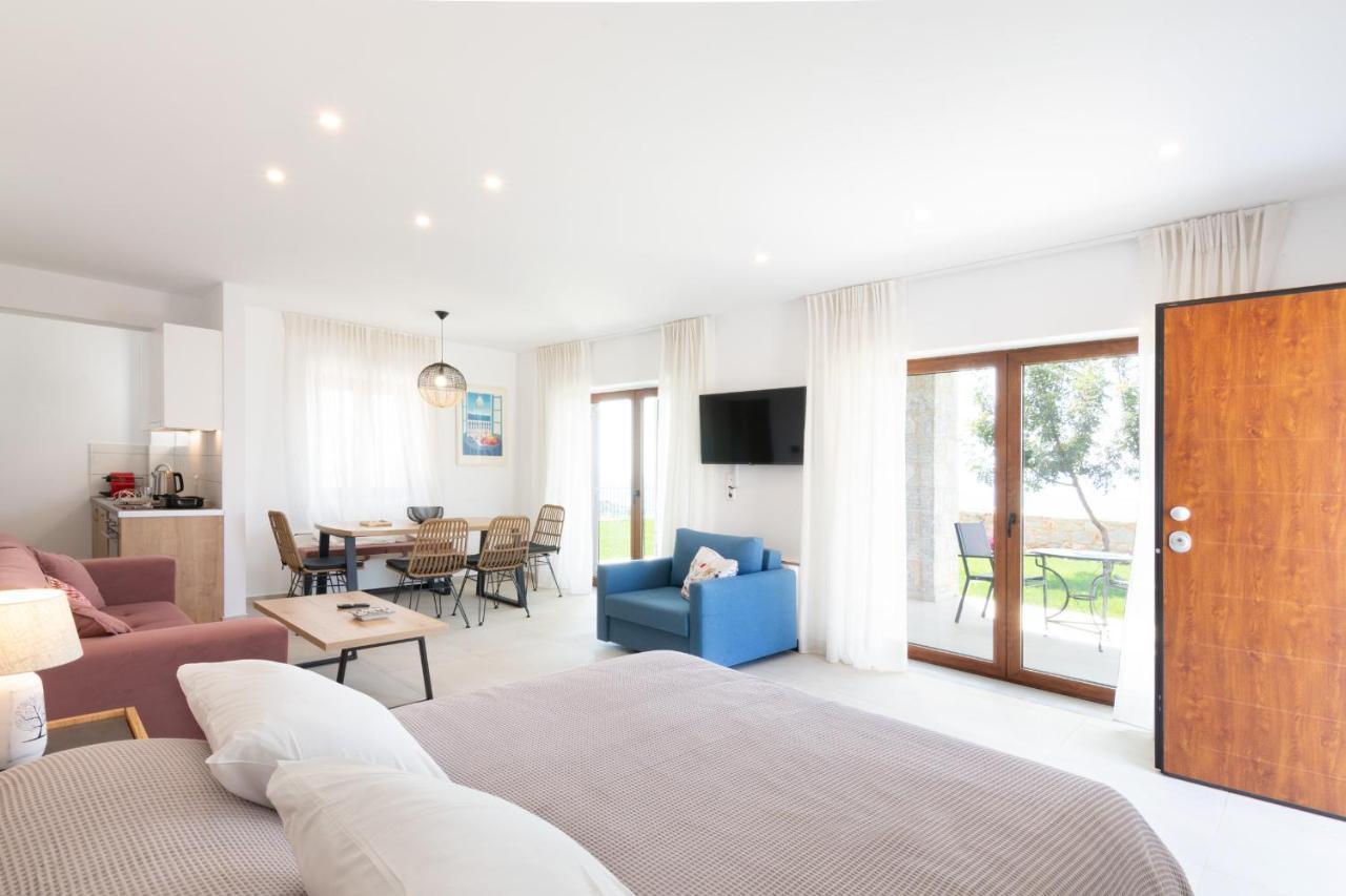 Villa Dafni - Infinite Sea Vistas With Private Pool 卡拉马塔 外观 照片