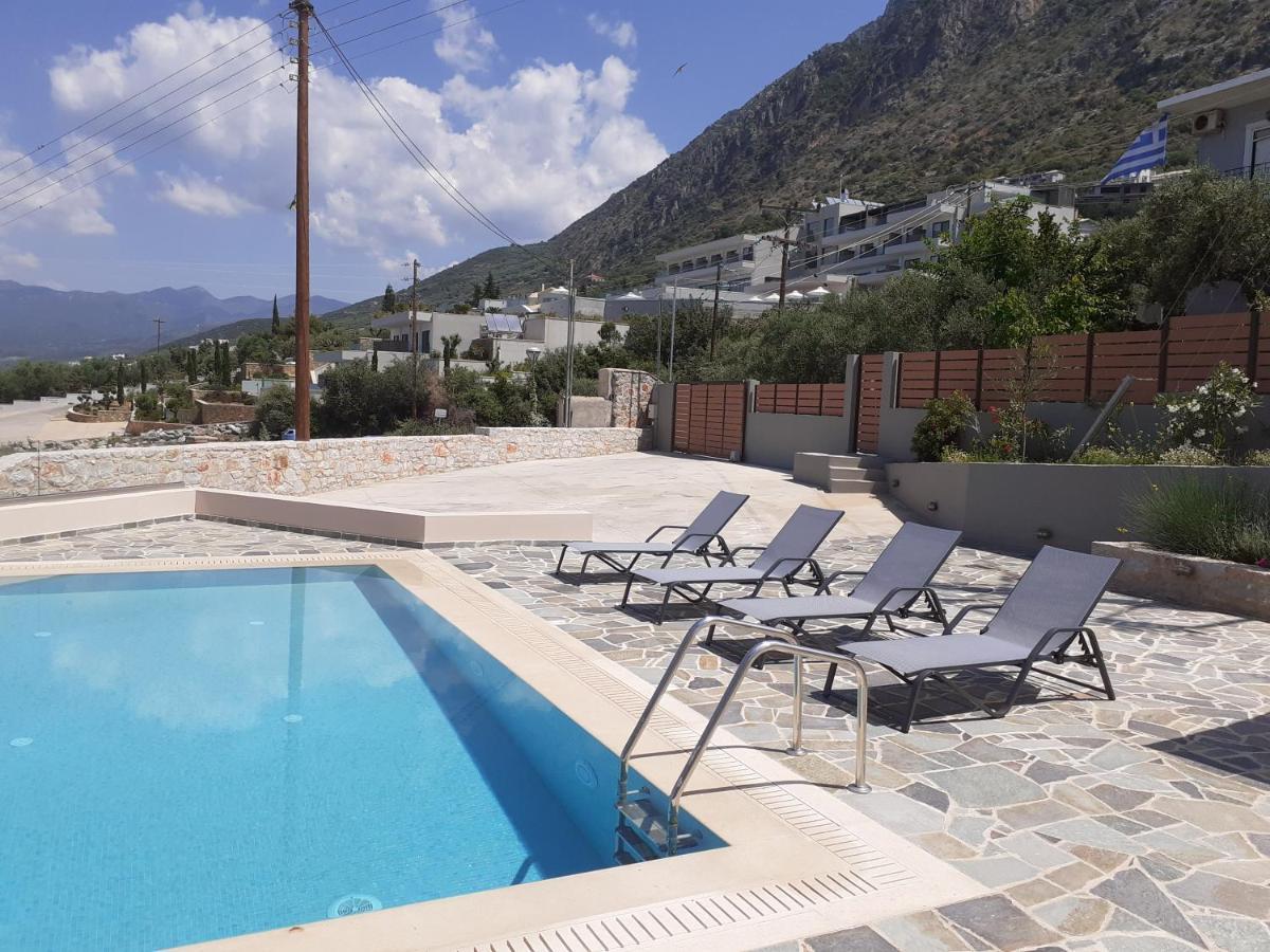 Villa Dafni - Infinite Sea Vistas With Private Pool 卡拉马塔 外观 照片