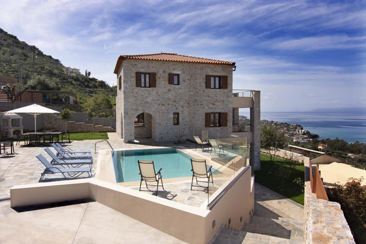 Villa Dafni - Infinite Sea Vistas With Private Pool 卡拉马塔 外观 照片